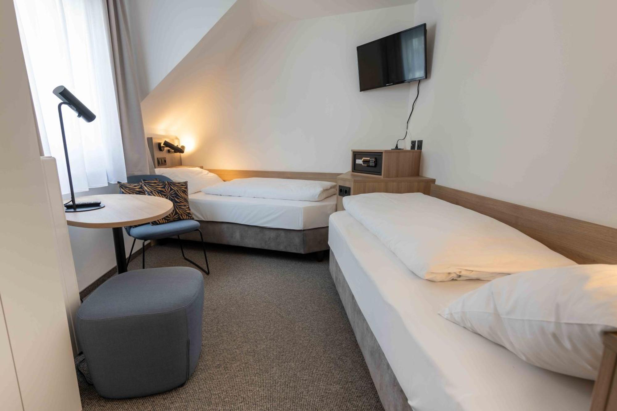 Hotel Anker Клостернойбург Экстерьер фото