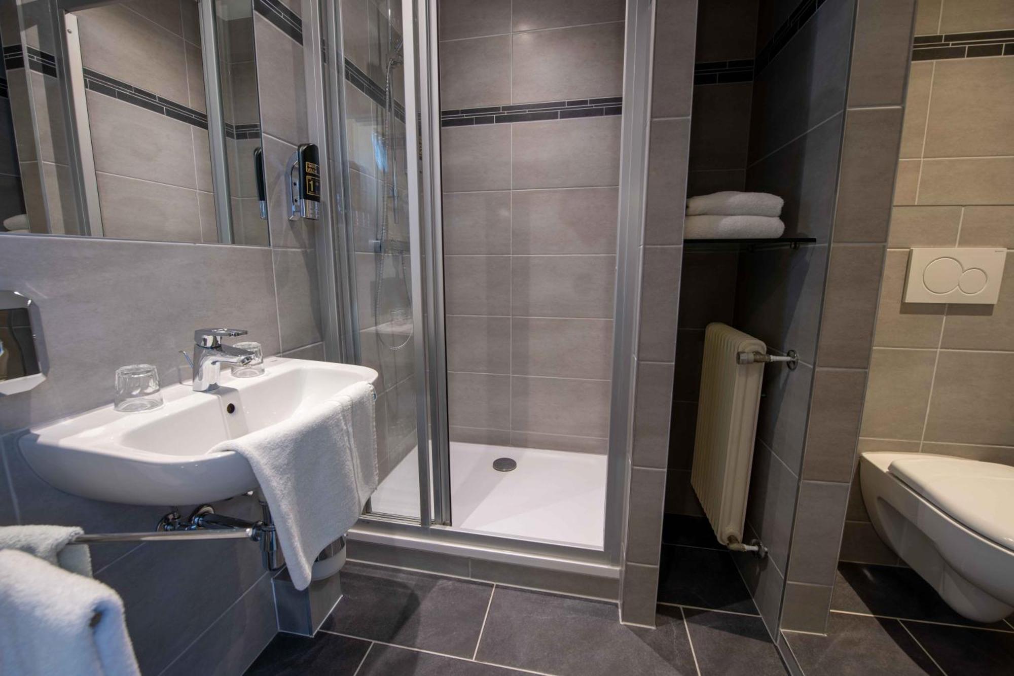 Hotel Anker Клостернойбург Экстерьер фото