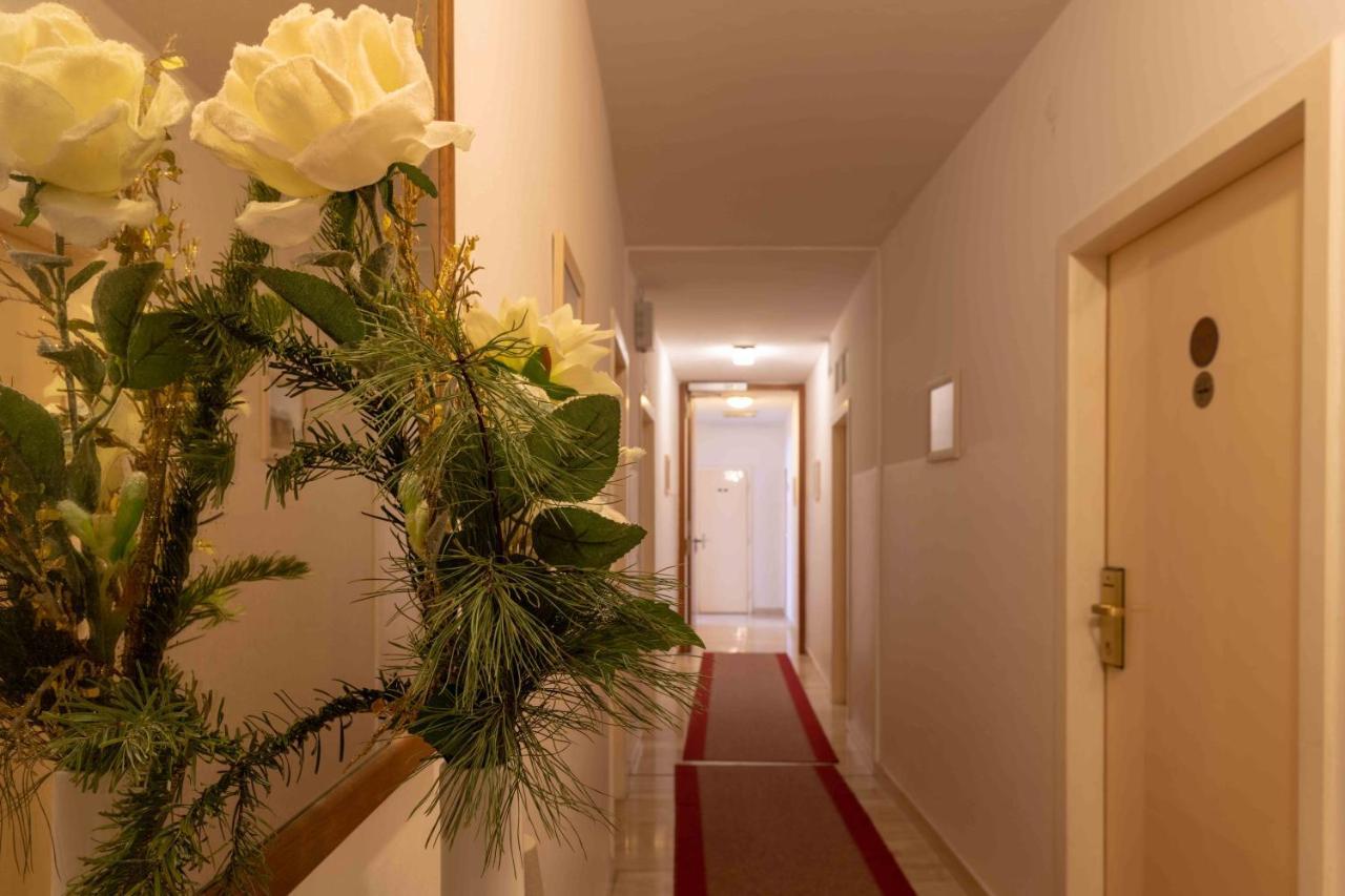 Hotel Anker Клостернойбург Экстерьер фото